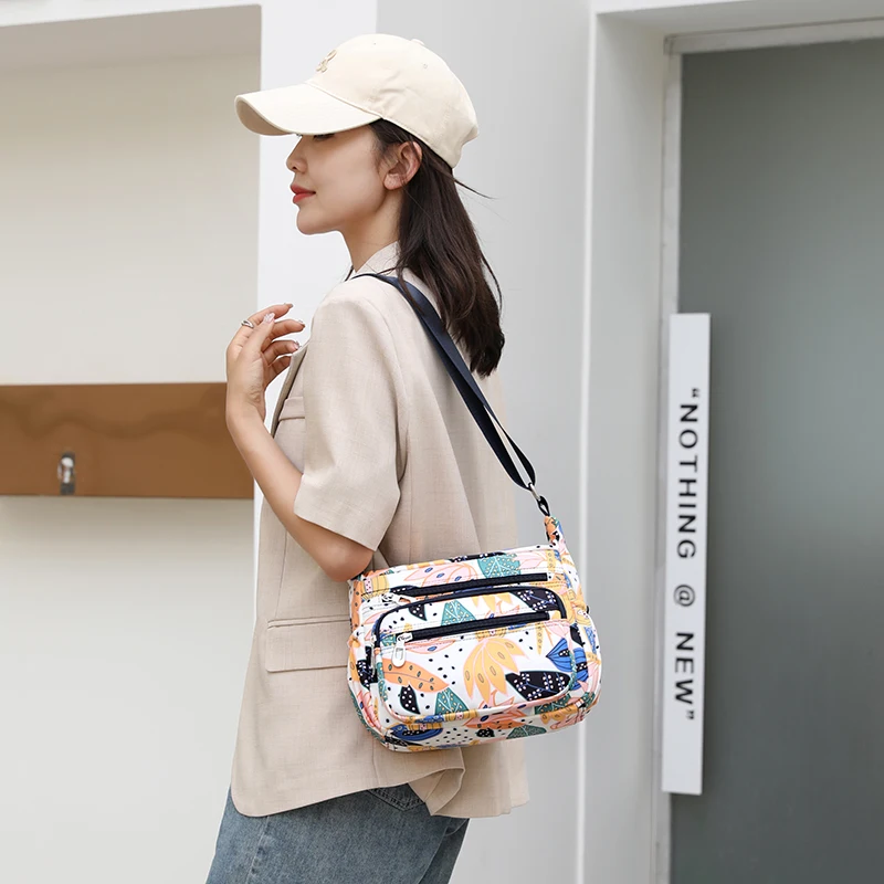 Causal Women Shoulder Bag Waterproof Messenger Bag Multi Layer Nylon Bag Female Travel Clutch Bag Woman Crossbody Mother Bag