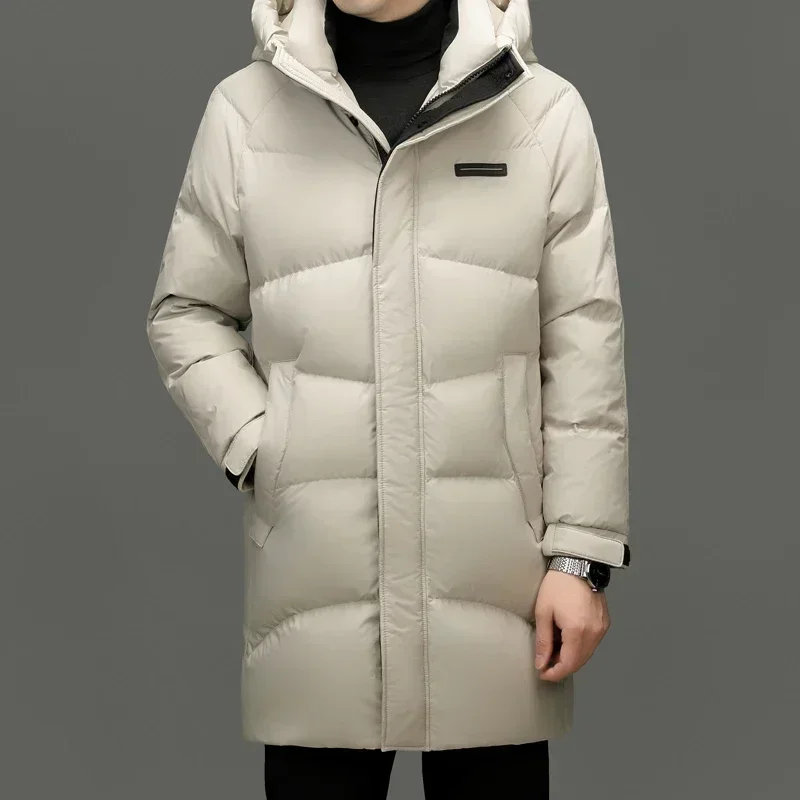 Piumino da uomo con cappuccio in bianco e nero piumino d'anatra di media lunghezza 2024 nuovo cappotto di abbigliamento addensato Jack autunno e inverno