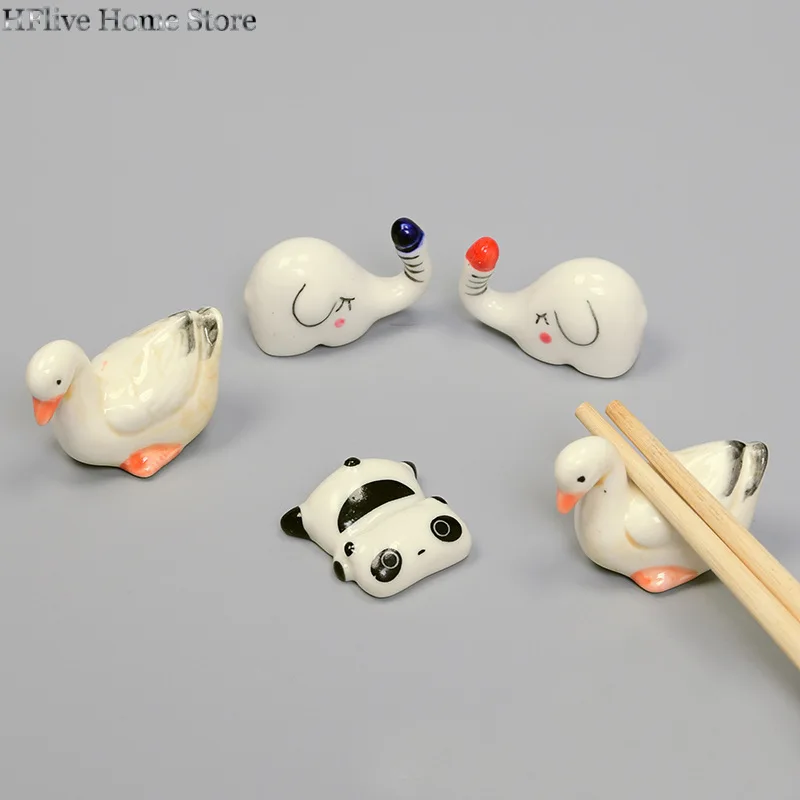 1PC Cute Ceramic Chopstick Holder Panda Chopsticks Rest Cute Chopstick Rack For Chopsticks Dinnerware Stand