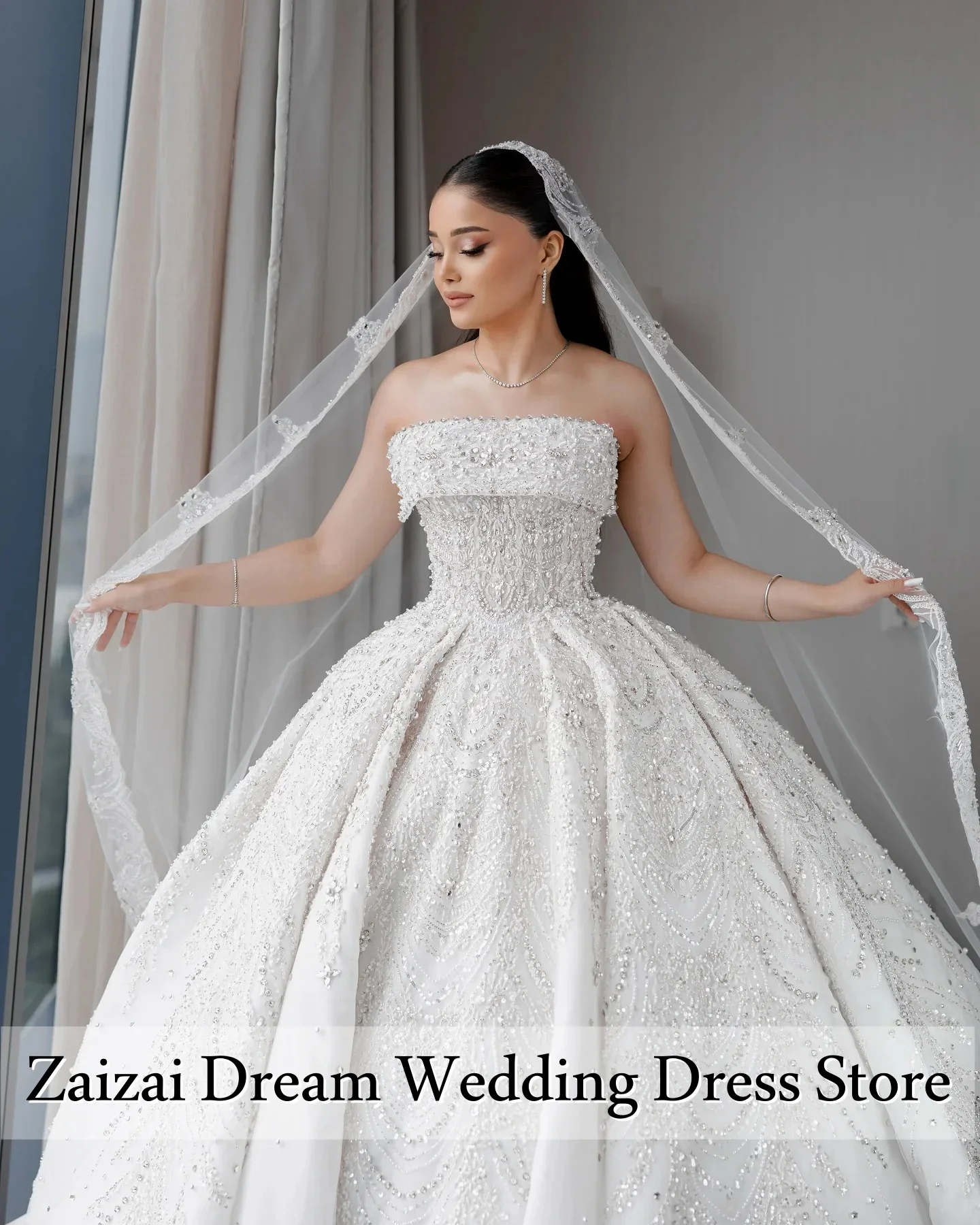 تخصيص رائعة مطرز اللؤلؤ الكرة ثوب الزفاف مطرزة يزين زي العرائس حمالة بلا أكمام فيستدو دي نوفيا