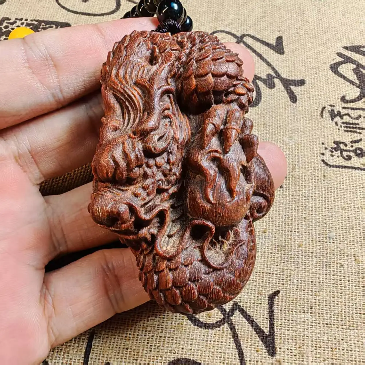 

Agarwood Carved Dragon Handheld Ornament-Home Living Room Decoration Craftwork Wenwan Handheld Piece