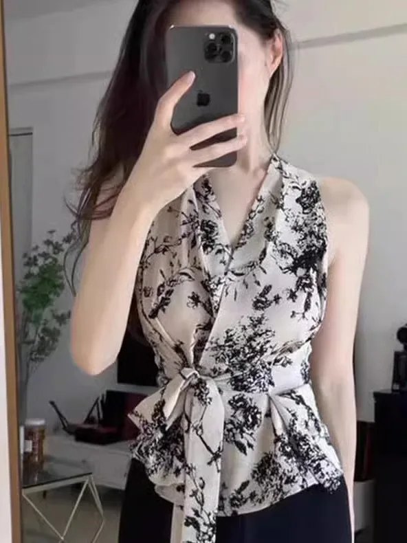

Floral Print Slim Fit Vest Women's Summer New Style Sweet Personality Neck Hanging Small Top Korean Version Casual Comfortable