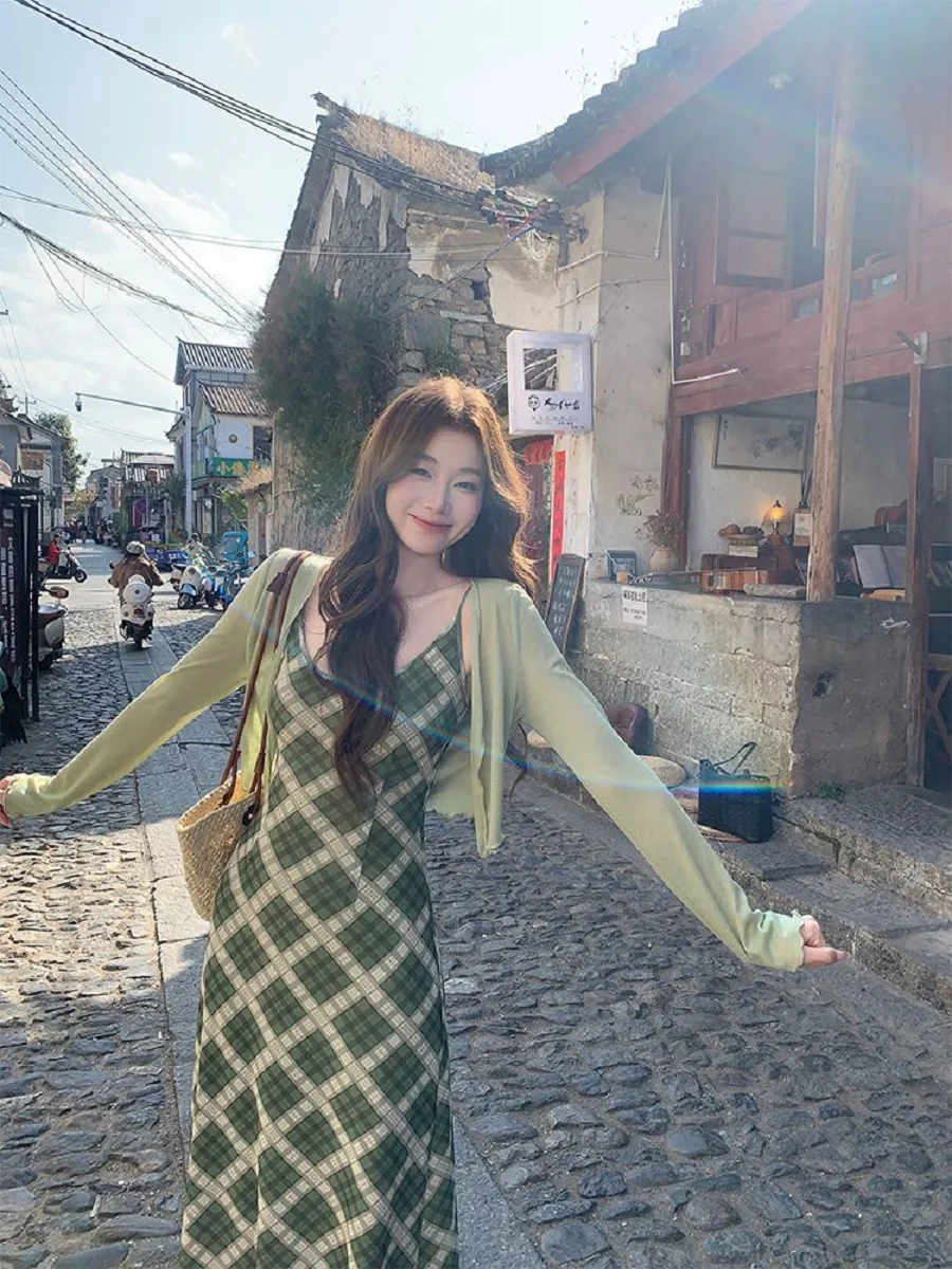 

French Retro Two-Piece Printed Suspender Dress Fashionable Long-Sleeved Cardigan Women'S 2025 Summer New Slim Long Skirt Suit