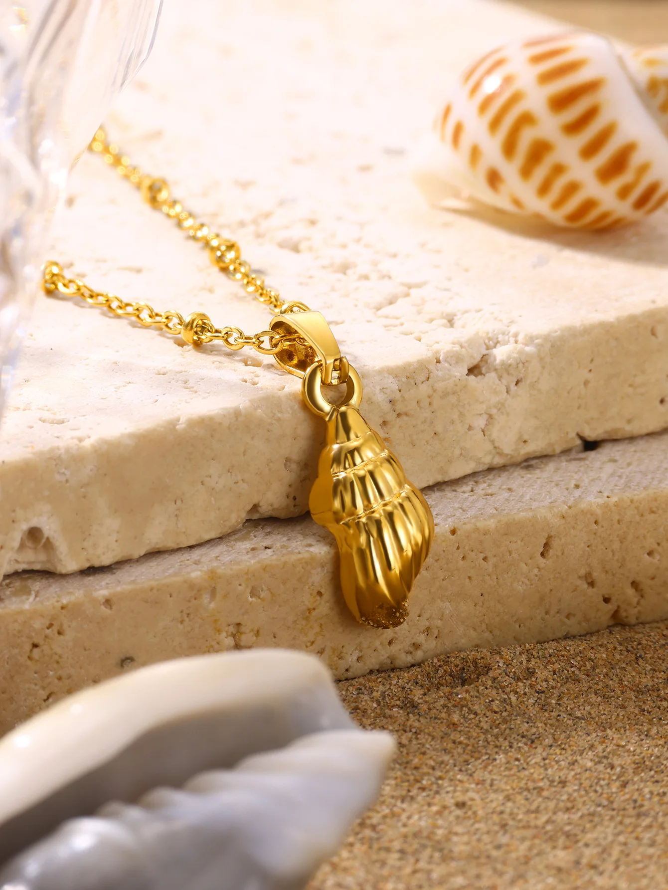 Ocean Beach Style Conch Pendant Necklace For Women Gold Plated Stainless Steel Necklace Aesthetic Summer Jewelry Collar Gift