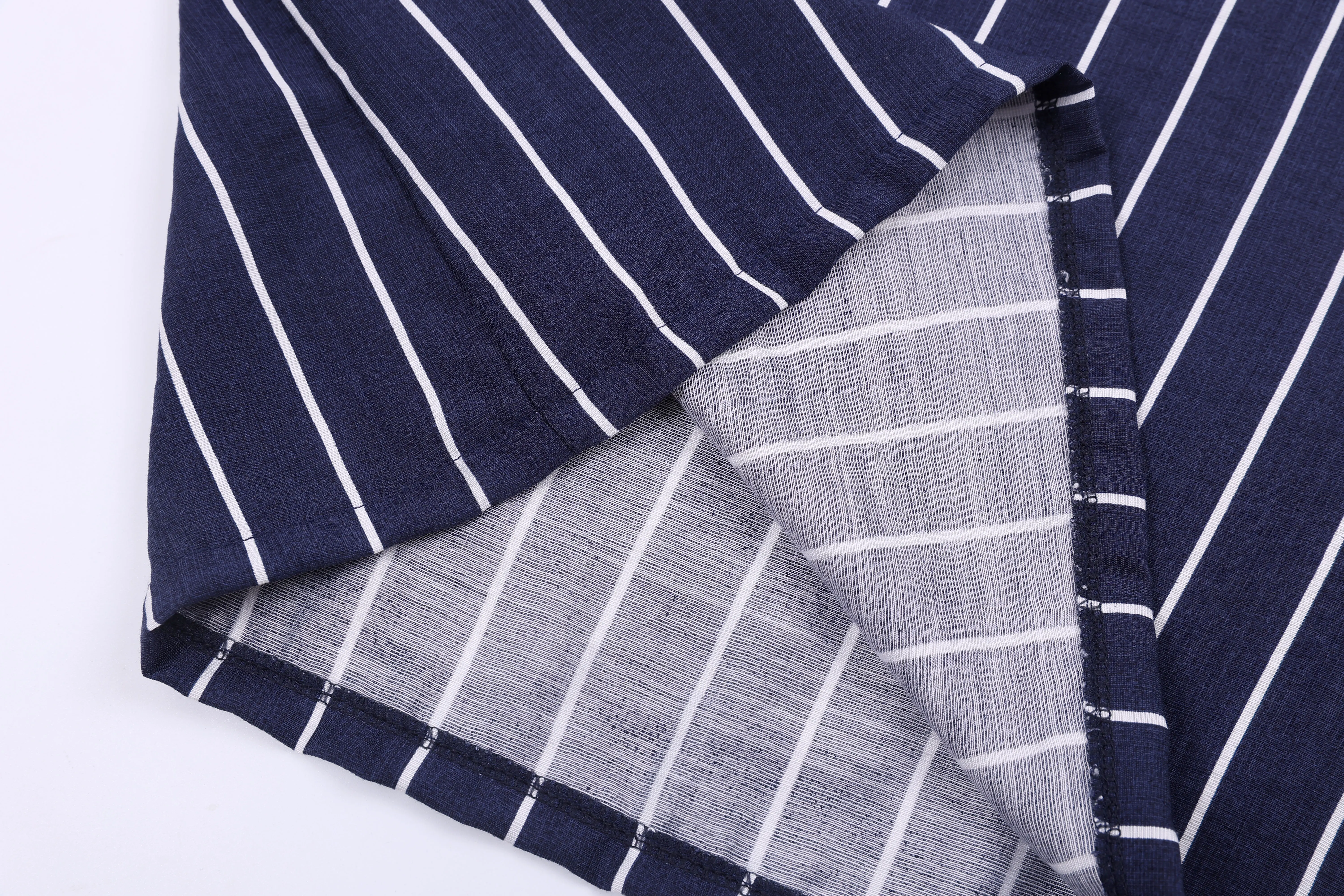 Gestreiftes zweiteiliges Outfit für Damen, ärmelloses Tanktop mit Knöpfen und elastische Hose mit weitem Bein und Kordelzug, lässiger Urlaubskostüm – Detail 15