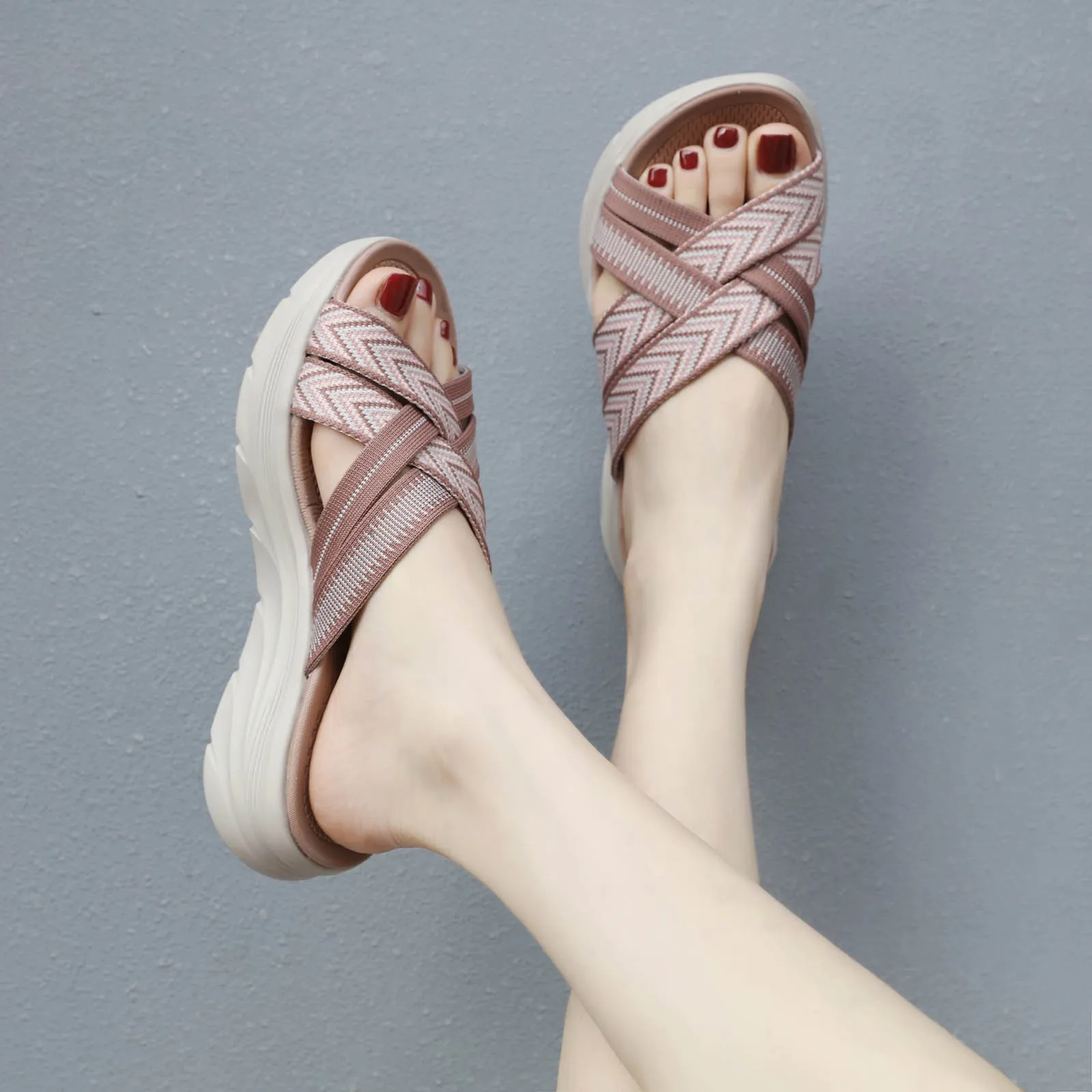 صندل مطاطي مريح للنساء ، خفيف الوزن ، صندل رياضي ، كبير الحجم ، 9 عريض ، صيفي ، جديد