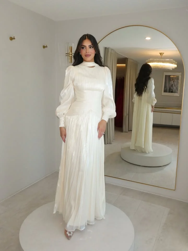 

Arabian Night Birthday Dress For Woman Formal Occasion Prom Gowns Dresses White Halter Floor-Length on clearance sale Customized