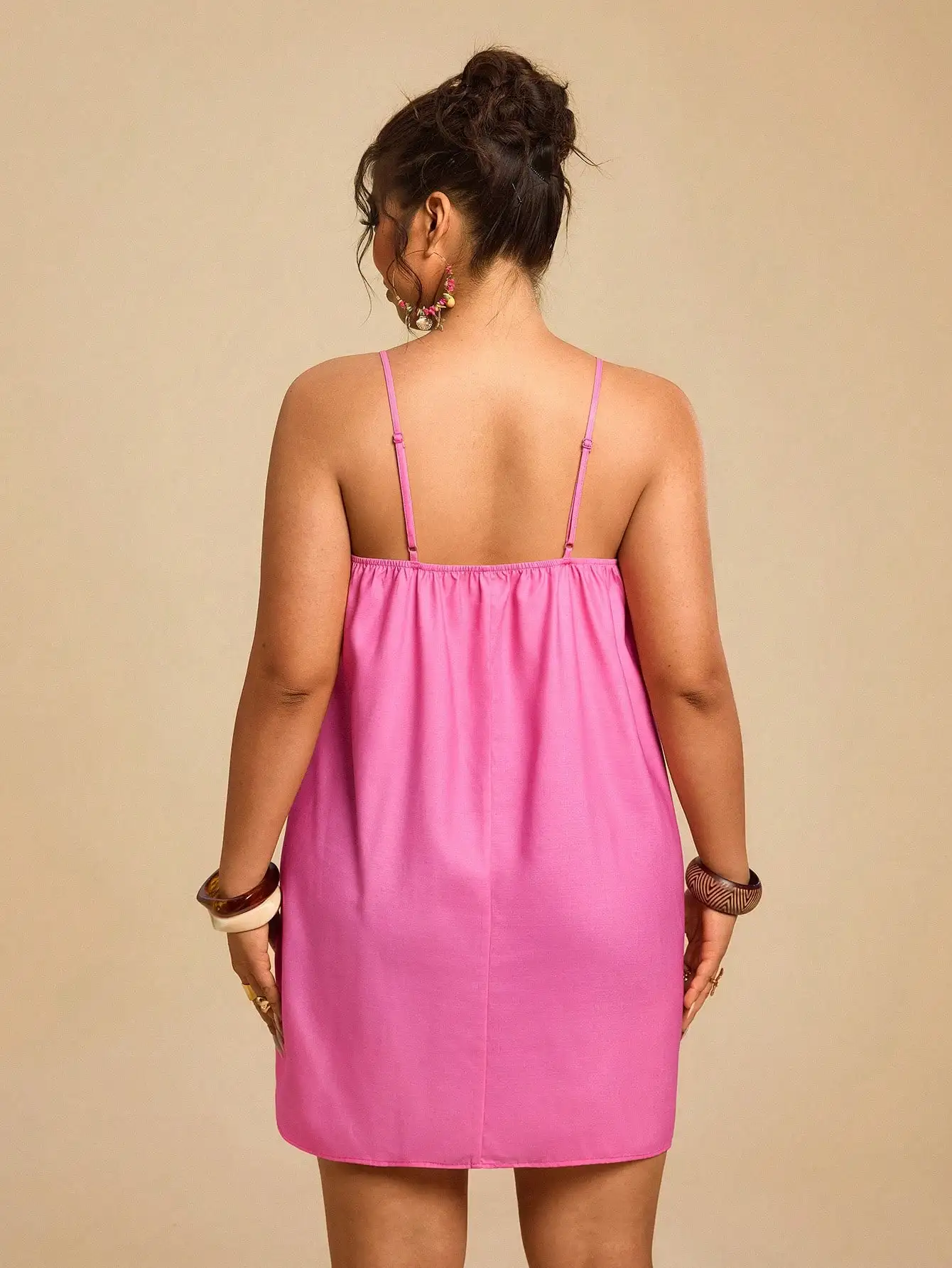 

Яркое розовое мини-платье без рукавов для женщин, богемная пляжная одежда с регулируемыми бретелями, повседневный наряд для летнего отдыха