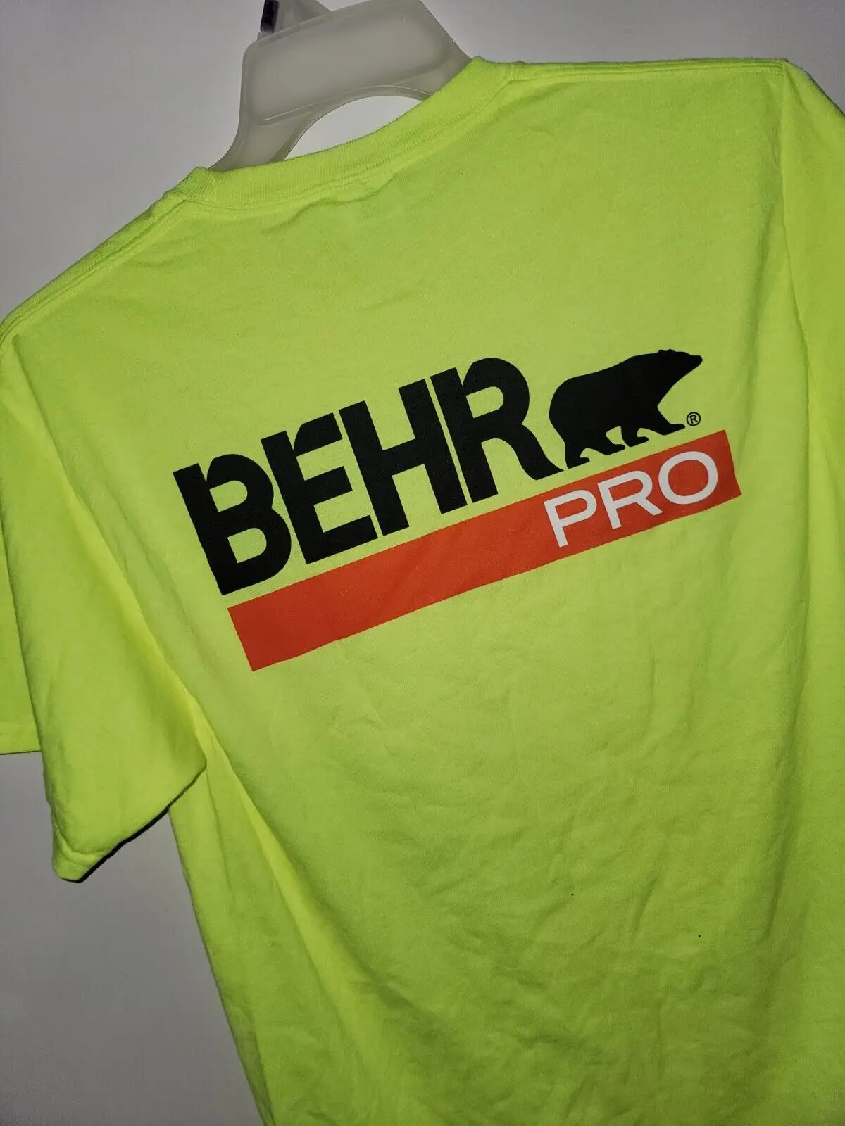 

Behr Pro painter T-shirt Cotton, yellow Sz Large Short Sleeve paint Painter