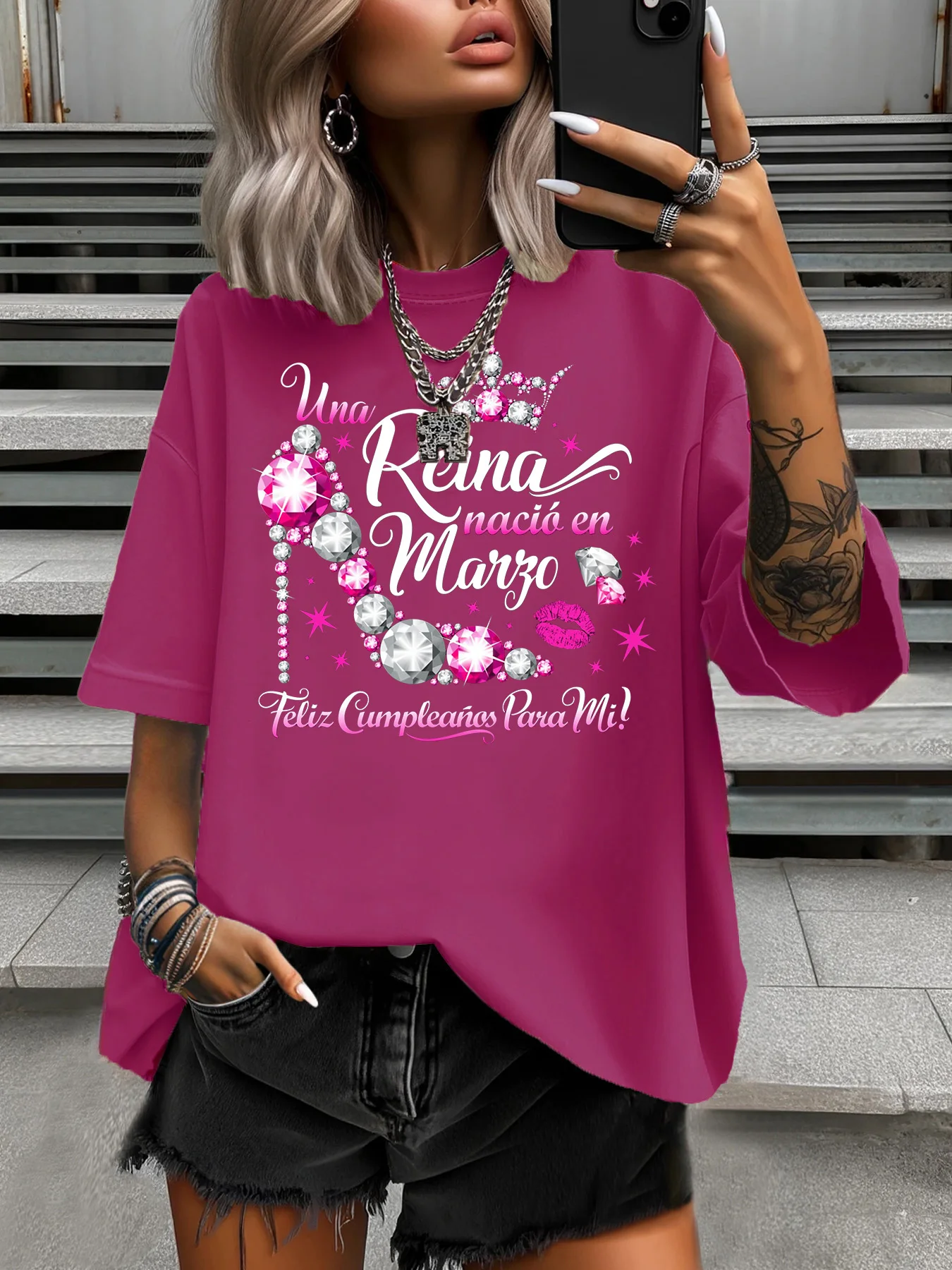 夏の女性のプラスサイズ Tシャツオリジナルデザインファッションカラフルなレターダイヤモンドプリント女性のラウンドネック半袖トップス