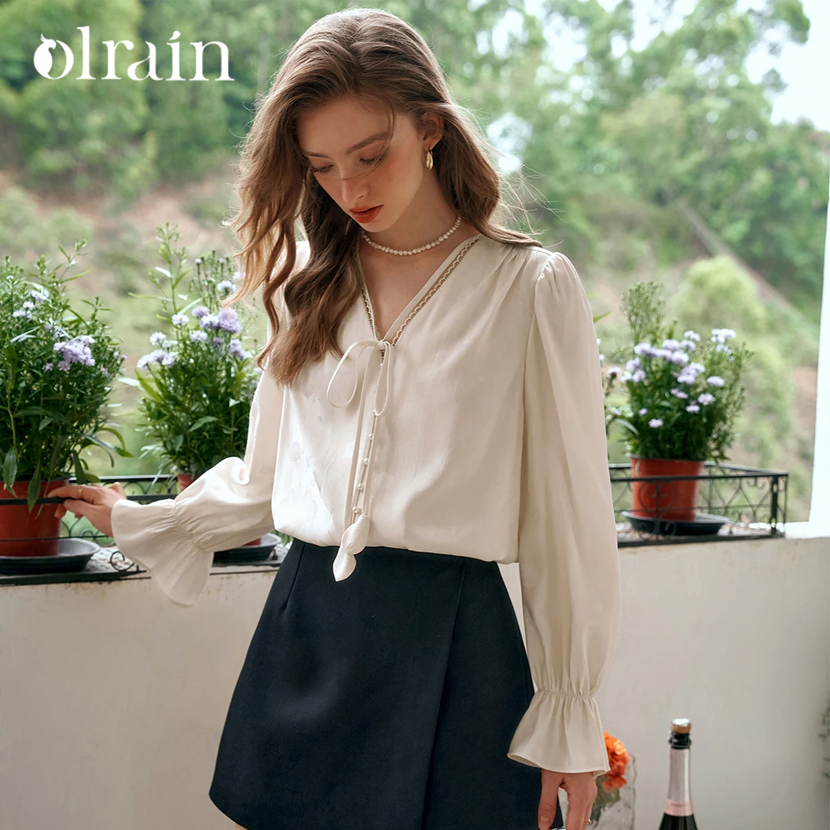 

OLrain French Chiffon Shirts Women 2026 Autumn Jacquard Commuter Elegant Blouse V-Neck Single Breasted Female Ladies M56QX92996