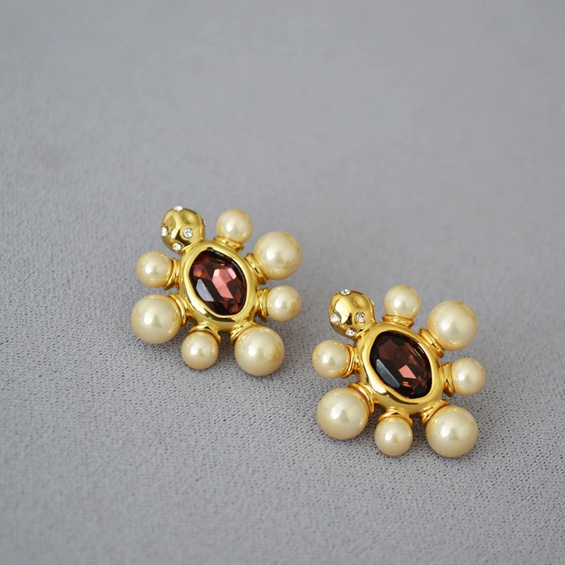 WT-MPE112 Wholesale Multi Pearl And Cubic Zircon Flower Design Earring Studs For Girls Anniversary Luxury Decorative