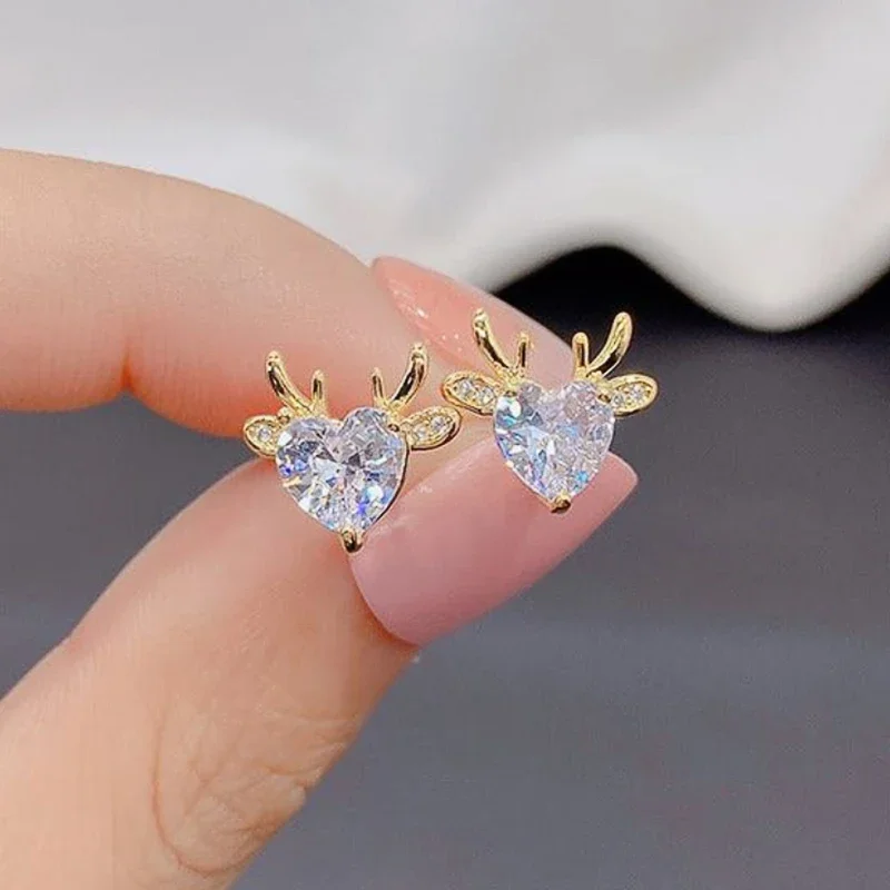 Huitan Niedliche Ohrstecker in Elchform mit Herz, Zirkonia, goldfarben, exquisite Damen-Ohrringe für Weihnachten, Festival, Schmuck
