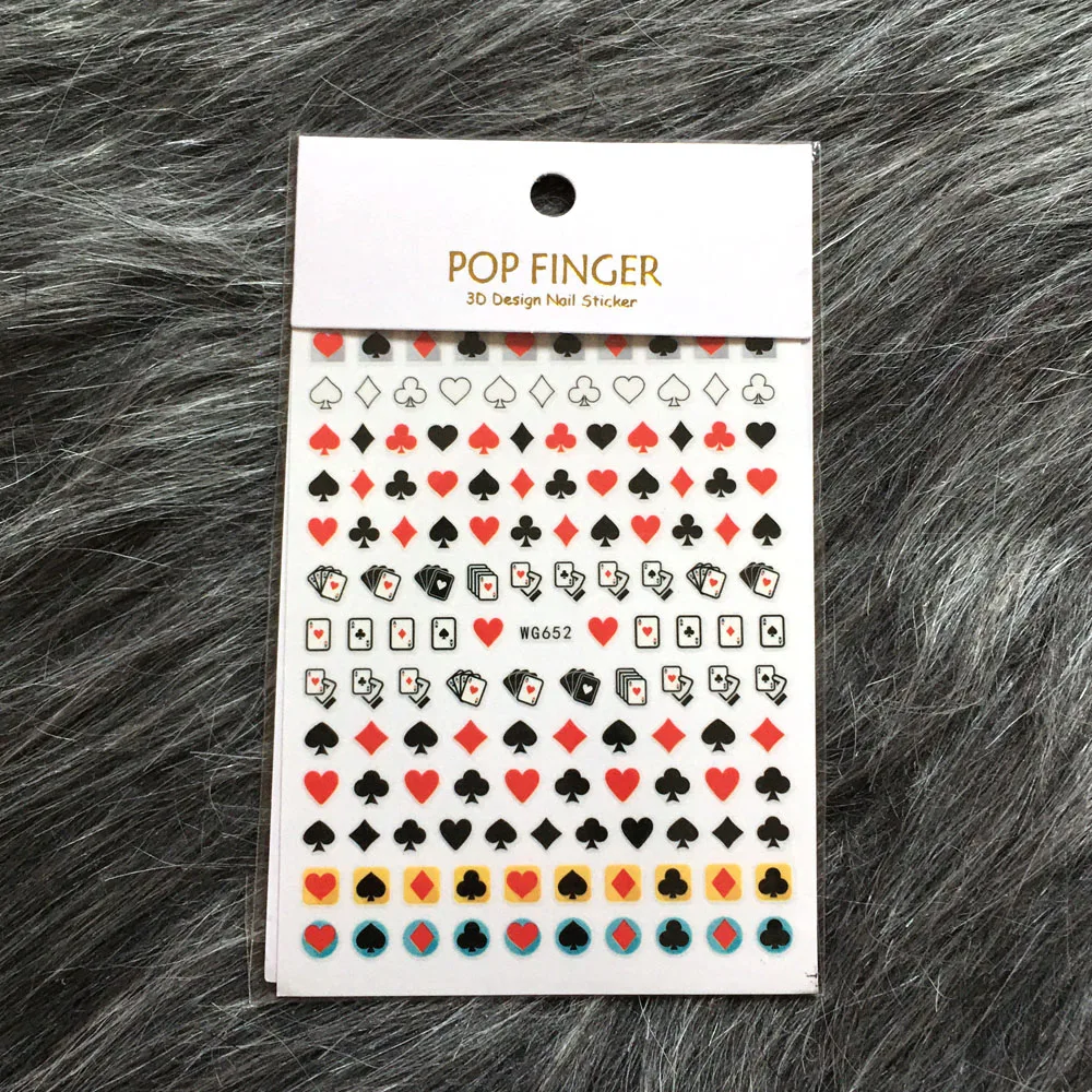 3D Poker tasarım Nail Art Sticker iskambil kartları kendinden yapışkanlı dekorasyon kulübü elmas kral kraliçe kalp maça kırmızı siyah tırnak