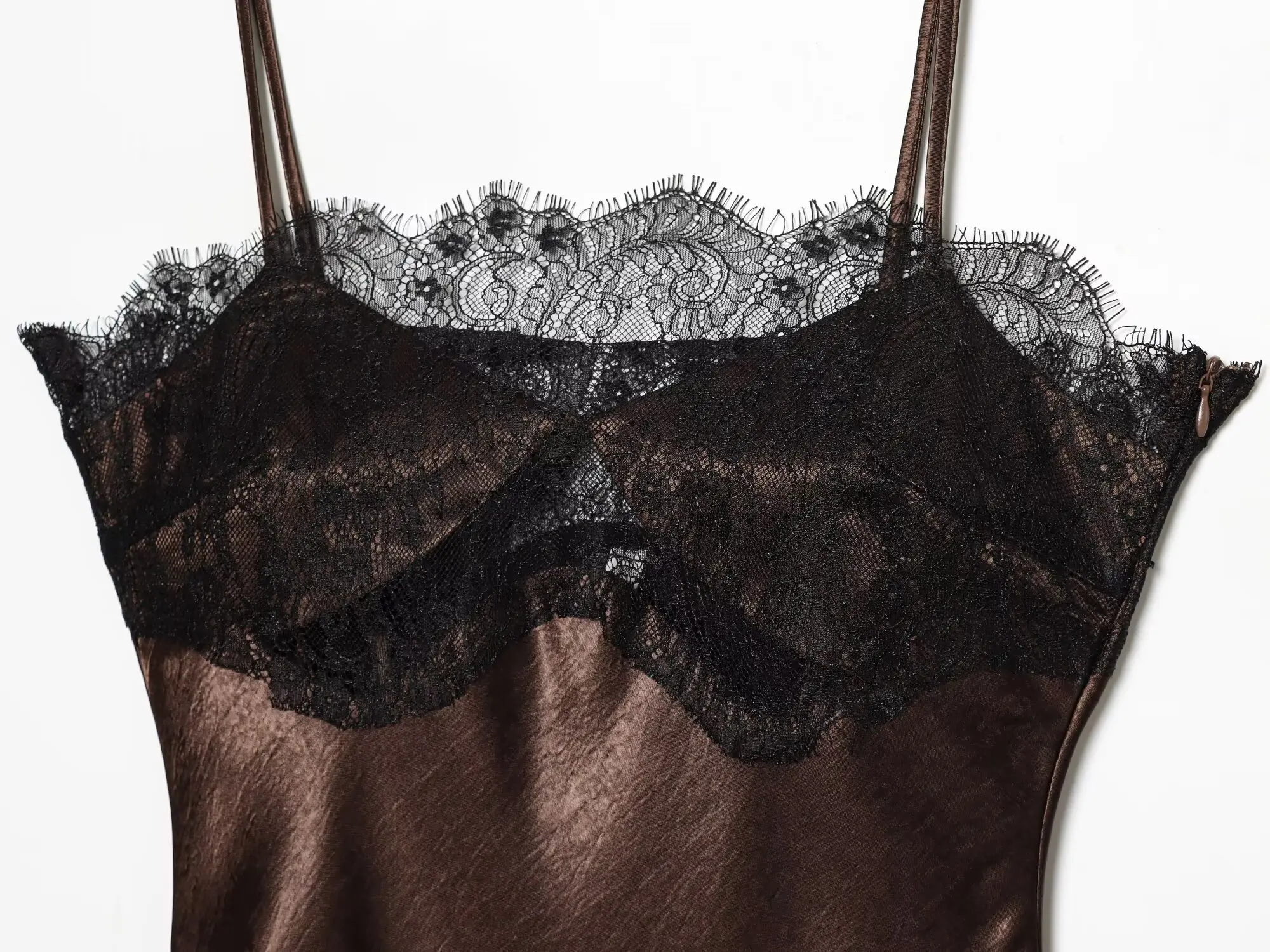 KONDALA Elegante Trendy Dame Kant Midi Cami Jurk Asymmetrie Jurk 2026 Lente Zomer Mode Etentje Mujer Jarretel Jurk