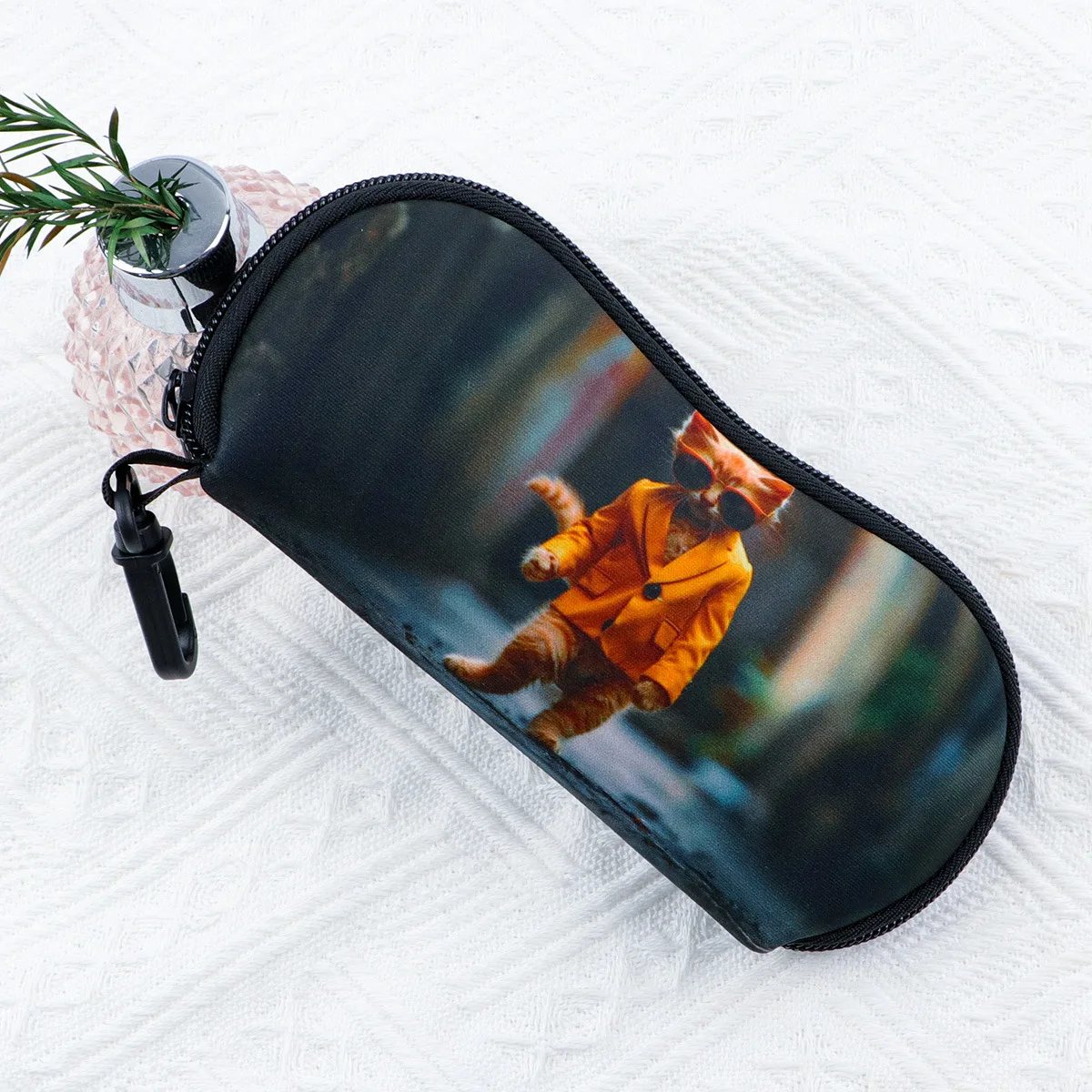Neoprene Glasses Pouch Soft Dog Eyeglass Bag Cute Glasses Case Lightweight Carabiner Glasses Bag For Daily Carry Backpacks Beach