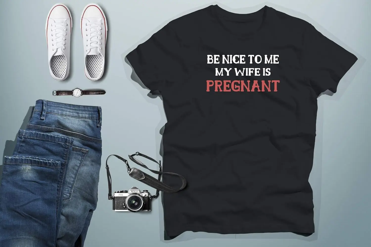 CBTwear Be Nice to Me My Wife is Pregnant - New Dad Father Pregnancy Announcement - Men's T-Shirt