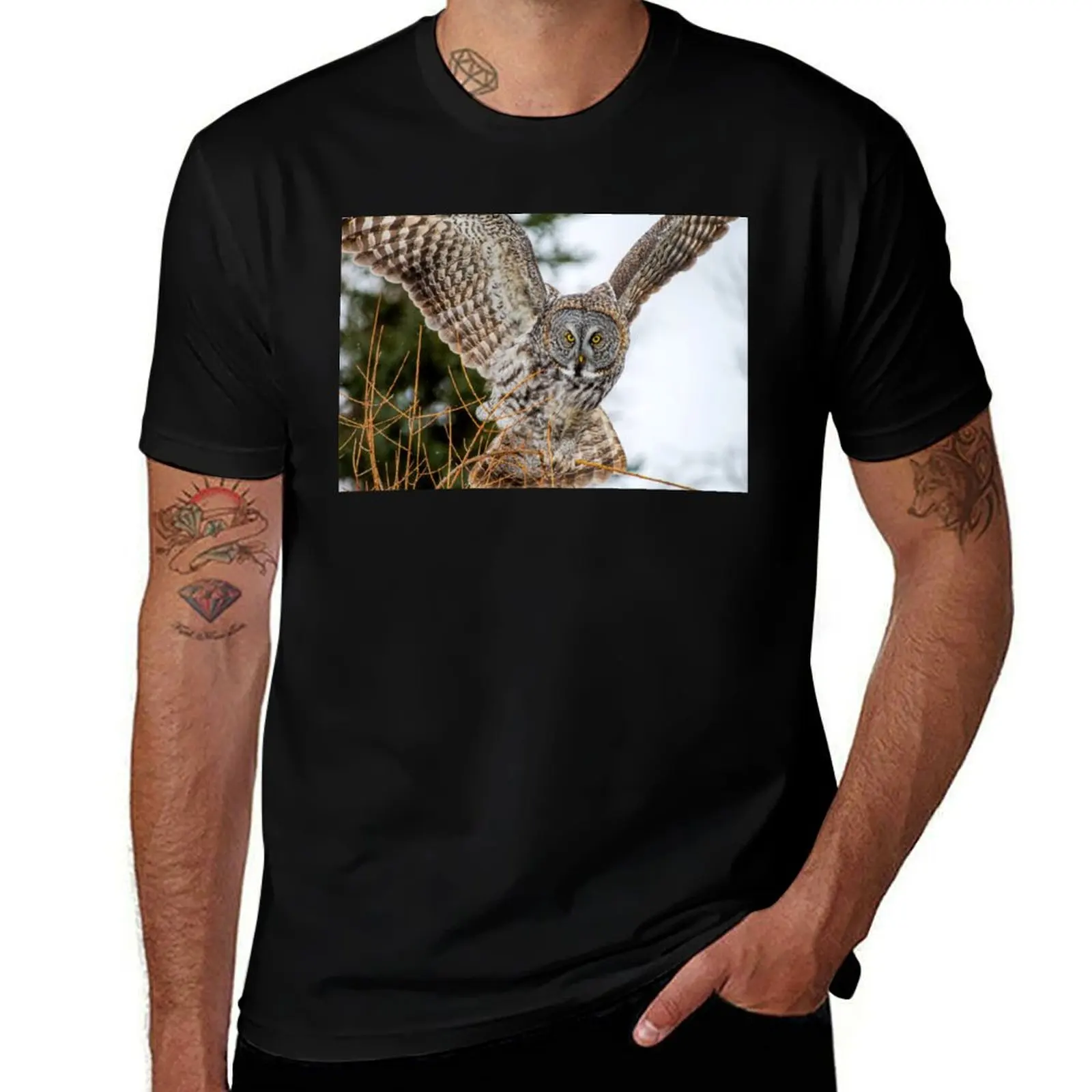 

Great Gray Owl Landing T-Shirt vintage clothes oversizeds summer tops Clothing t shirts for men cotton