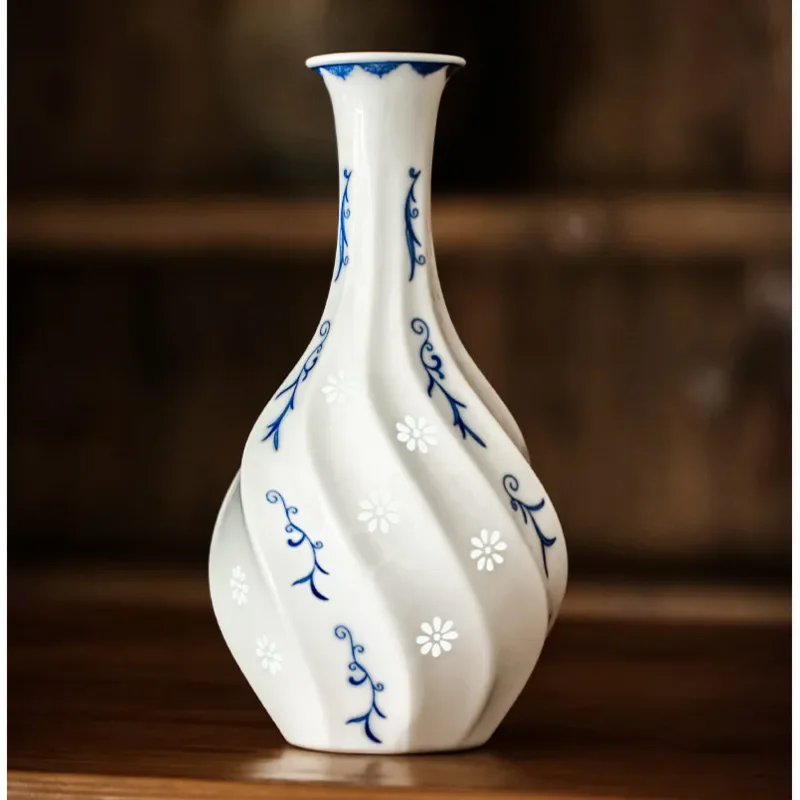 

New Chinese Style Flower Vase Blue And White Ceramic Spiral Bottle Hollow Carving Craft Ornaments TV Cabinet Desktop Home Decor