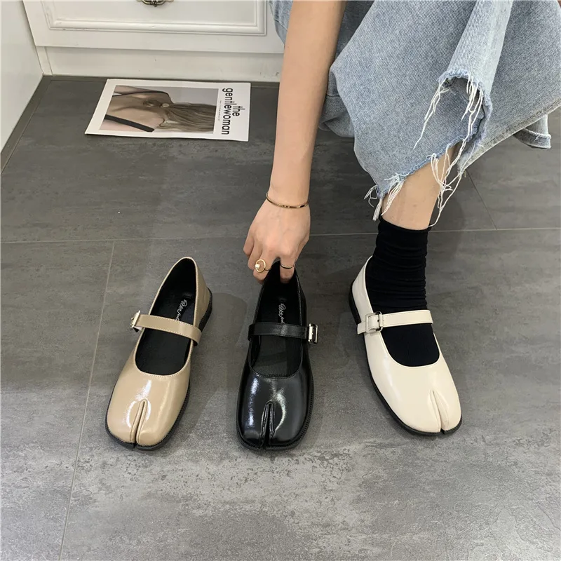 Novelty Split Toe flat shoes woman quality leather mary janes Japanese style trotters flats ankle bele Tabi ninja loafers women