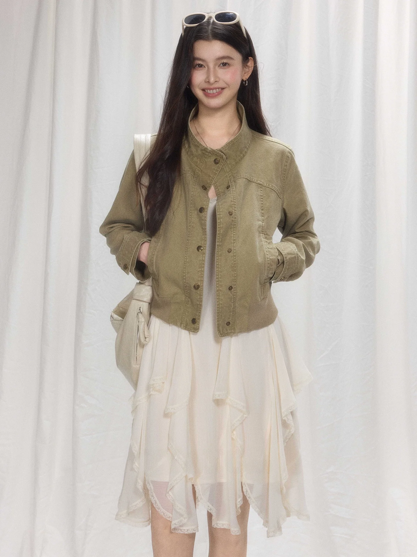 

Ретро джинсовая куртка для женщин, 100% хлопок, с воротником-стойкой, укороченная, в ретро-стиле, на пуговицах, с длинными рукавами.