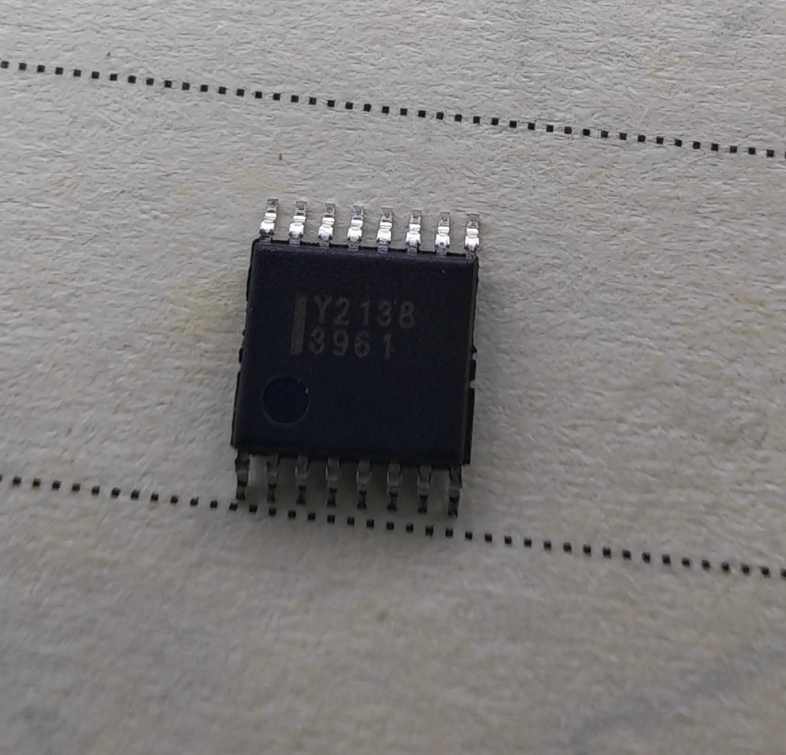 IS32LT3961‑ZLA3‑TR Lumissil AEC‑Q100 LED Driver Buck Regulator 2A 5‑60V eTSSOP‑16 Automotive Lighting IC