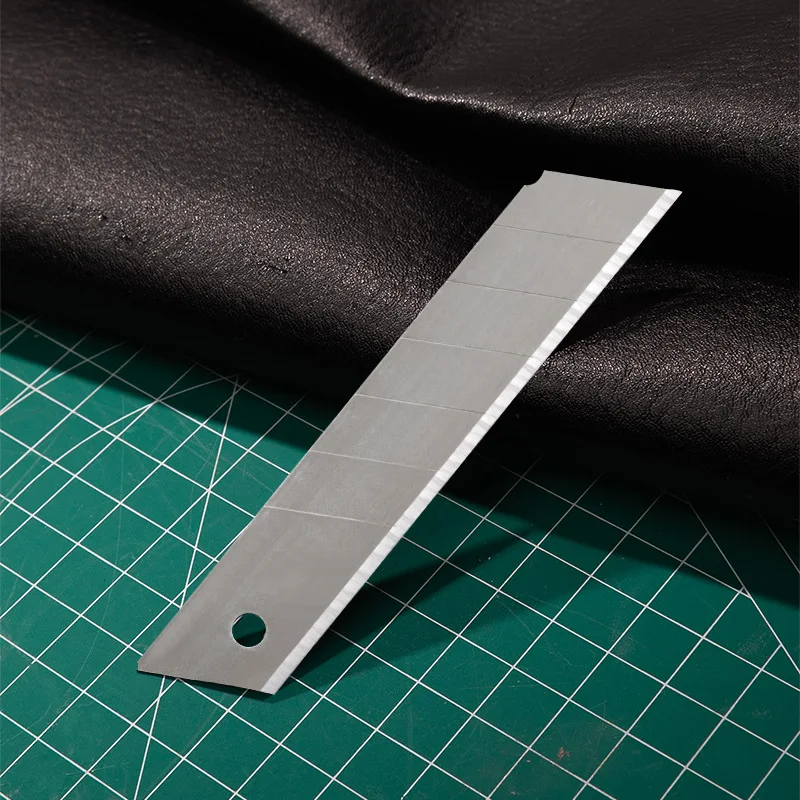 Deli 25mm Knife Blade for Utility Knife Replacement Blade Home School Art Handicraft Paper Box Cutting Knifes Carbon Steel Blade