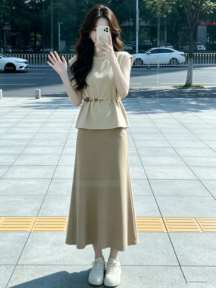 

Fashionable Casual All-White round Neck Slim Fit Top And A-Line Skirt Set Women's Summer Breathable High Waist Suit