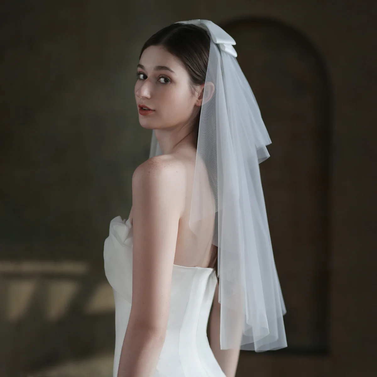 Two Layered Bridal Veils With Bow Trimming Short Tiered Wedding Veils Tulle Elbow Length
