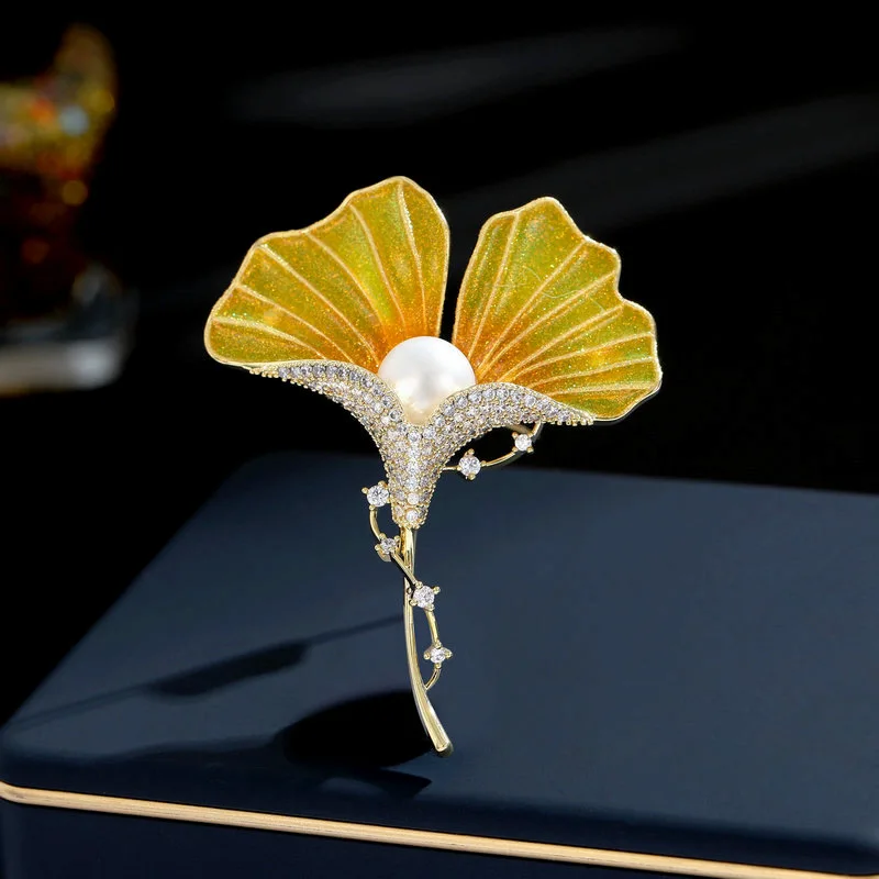 Freshwater Pearl Zircon Inlaid High-end Leaf Brooch Coat Accessory Multi-use Scarf Buckle Golden Ginkgo Leaf Brooch