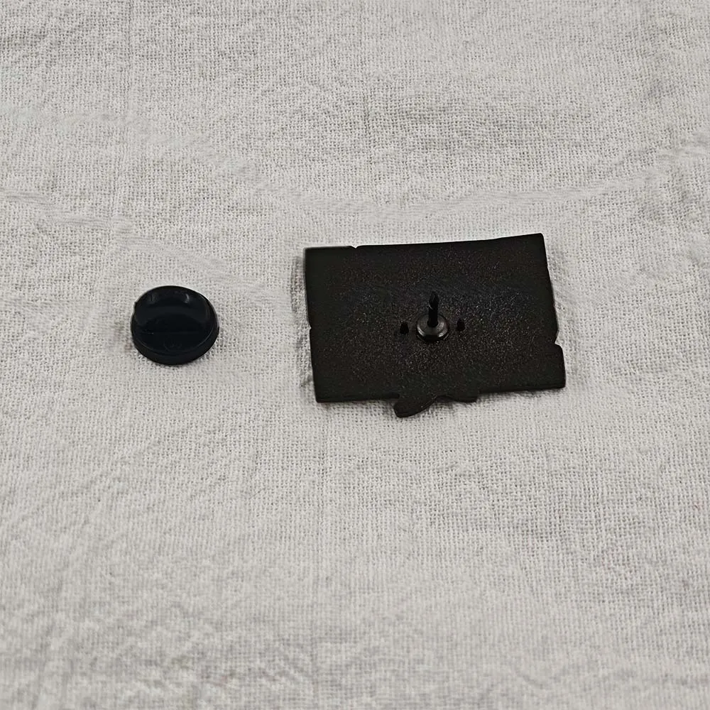 Auf keinen Fall eine Nachahmung Emaille-Pins Lustige DND-Würfelspiel-Broschen Monsterzähne Zunge Metall-Abzeichen Rucksack-Anstecknadel Geschenk – Detail 3