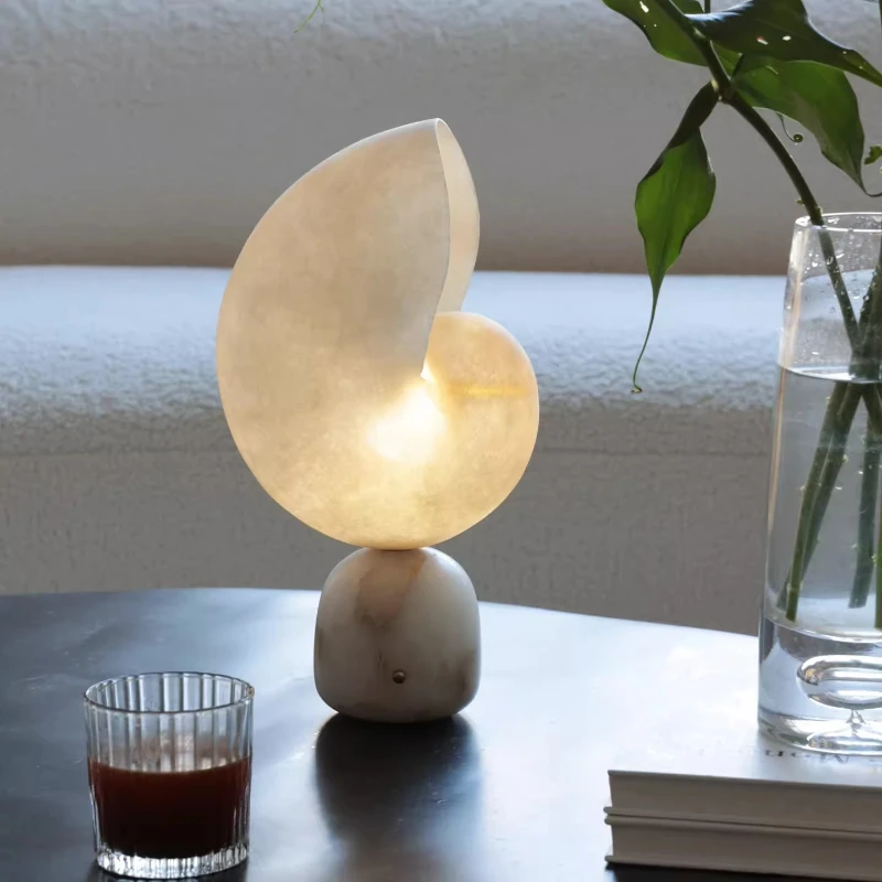 

Conch Design LED Floor Lamps Postmodern Creativity Stand Lights Bedroom Dressing Table Headboard High End Decoration Desk Lamps