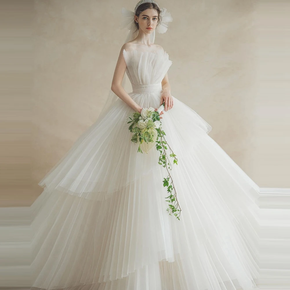 高級メッシュプリーツロングウェディングパーティードレスエレガントなストラップレスチュールプロムボールガウンかわいいフリルイブニングフォーマルドレス