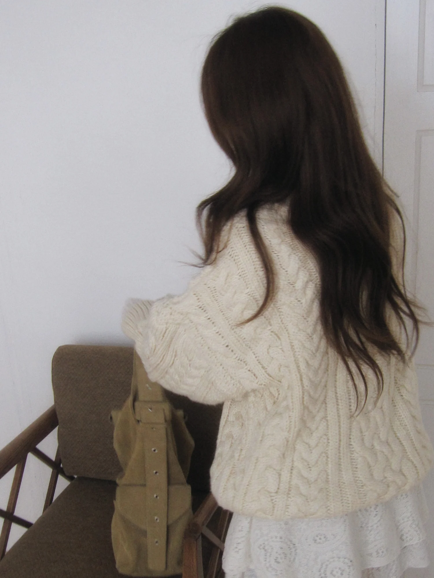 Dzianina damska w retro kwiatowy wzór, luźny sweter z zakładanym dekoltem, długi rękaw, okrągły dekolt, standardowa długość, modny kolor, idealny do dojazdów do pracy.