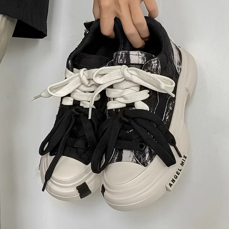 

2026 New Men's Shoes and Women's Shoes Casual Sneakers for Men and Women Are Comfortable and Breathable.