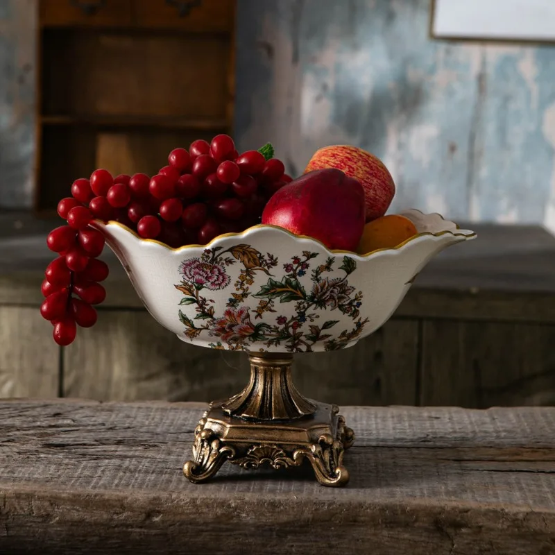 Wholesale American retro ceramic fruit plate villa living room home high foot European dried fruit plate creative home ornament
