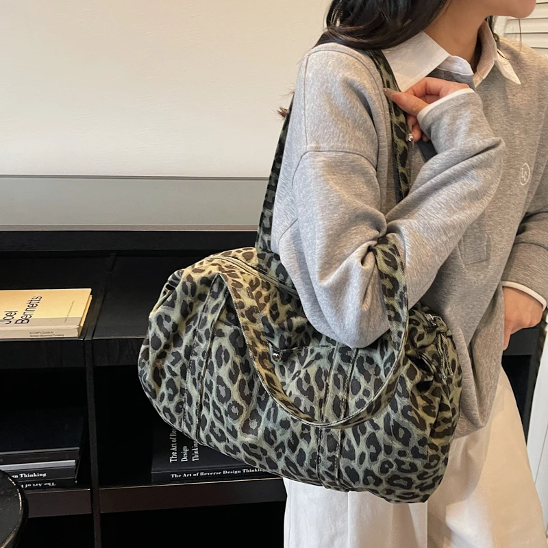 Leopardenmuster-Tragetasche für Damen, große Canvas-Umhängetasche, vielseitige Crossbody-Handtasche, Damen-Shopper-Tasche für Reisen, Arbeit und Alltag. – Detail 27