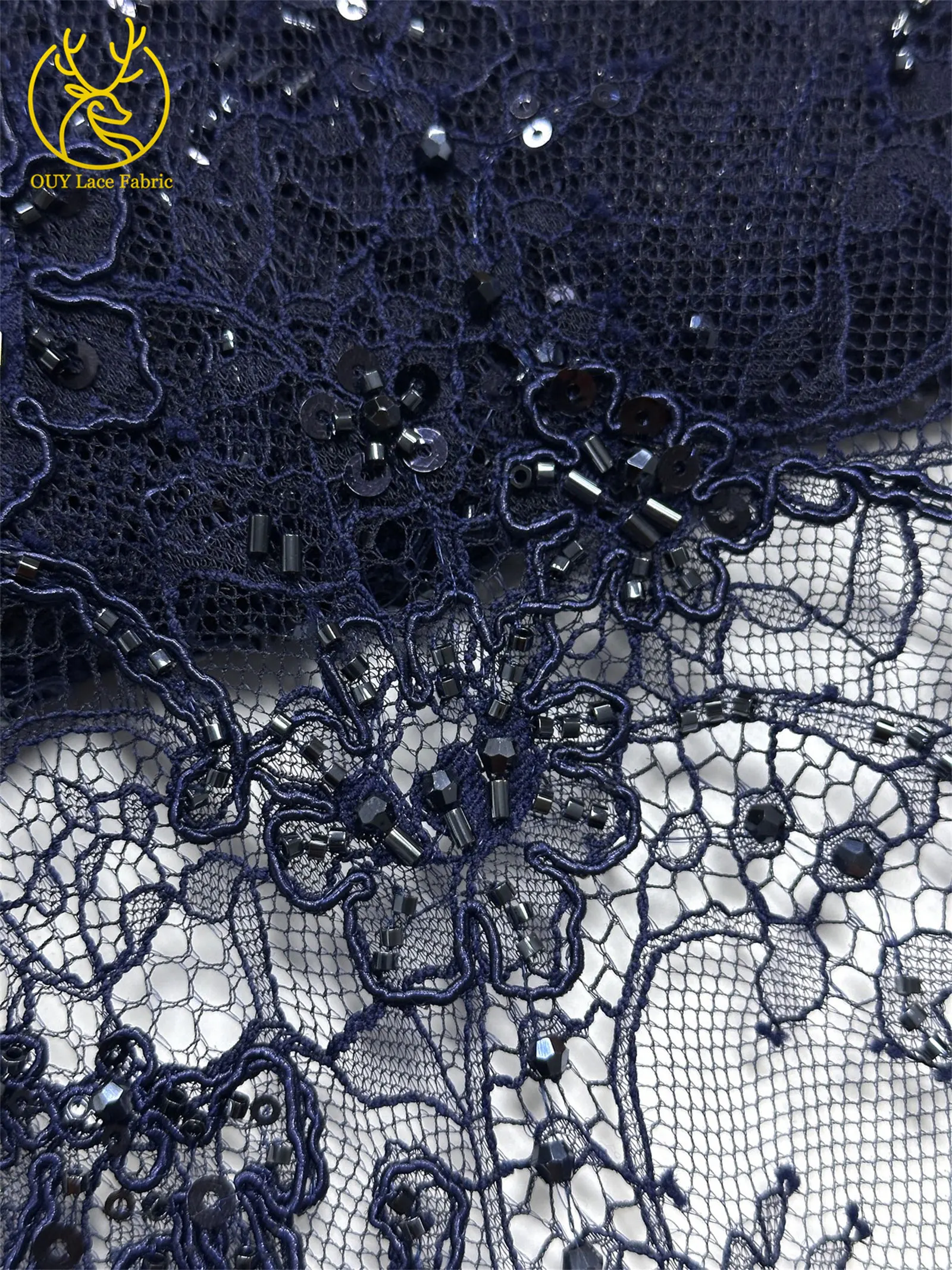 Hochwertiger Afrikanischer Pailletten-Spitzenstoff in Marineblau, Französischer Nigerianischer Perlen-Spitzenstoff, Ideal für Partykleider und Abendkleider – Detail 20