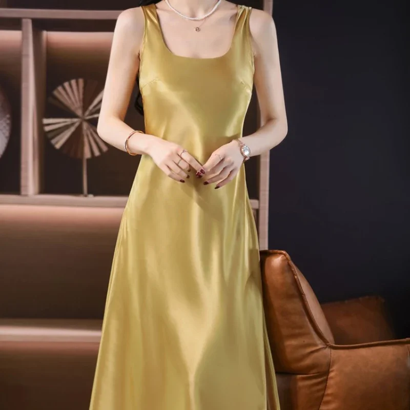 Elegancka sukienka na wiosnę i lato 2025, nowa sukienka satynowa z dekoltem w kształcie litery U i szerokimi ramiączkami, moda koreańska, odzież damska, rozmiary S-3XL, długa.