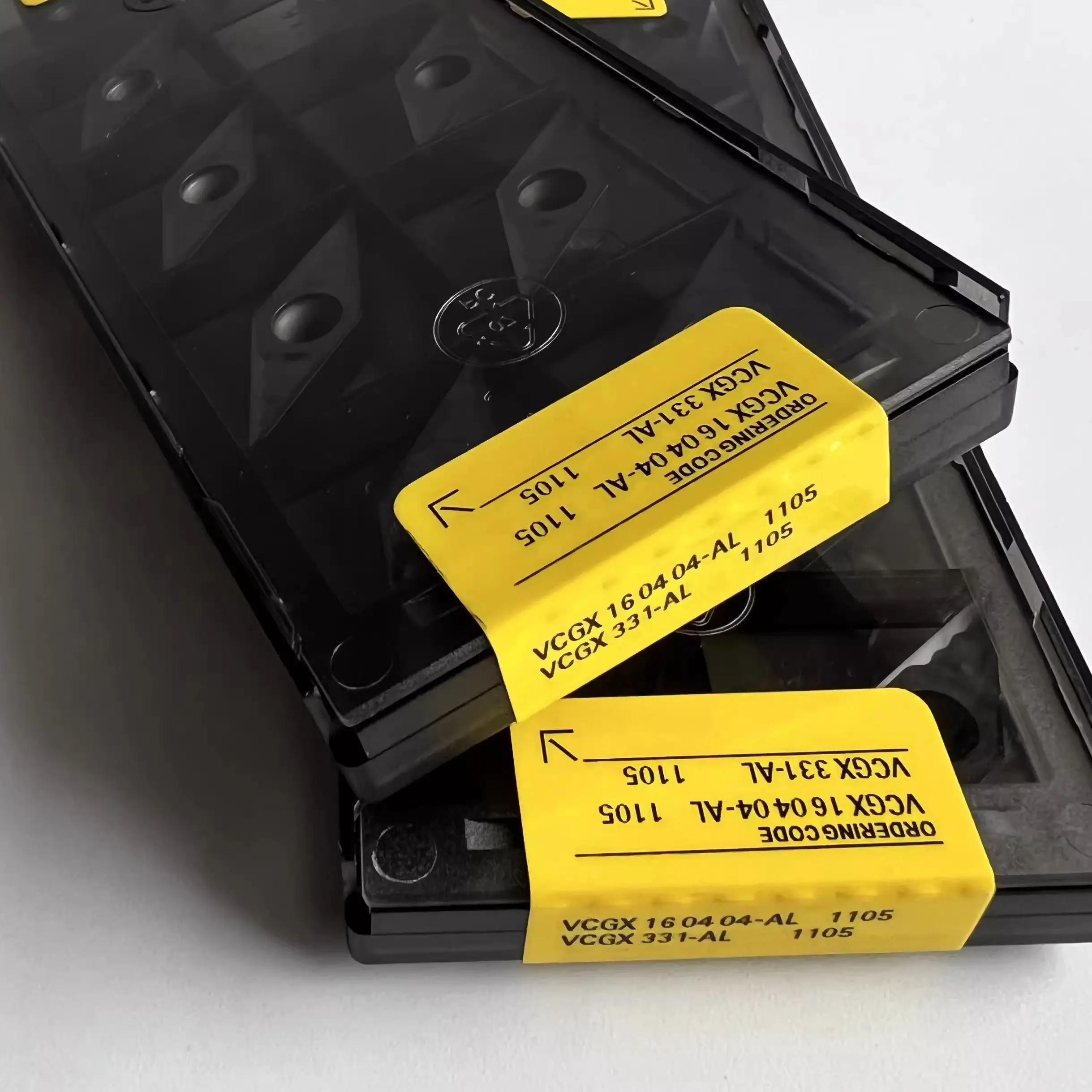 

Hard alloy cutting blades VCGX160404-AL 1105