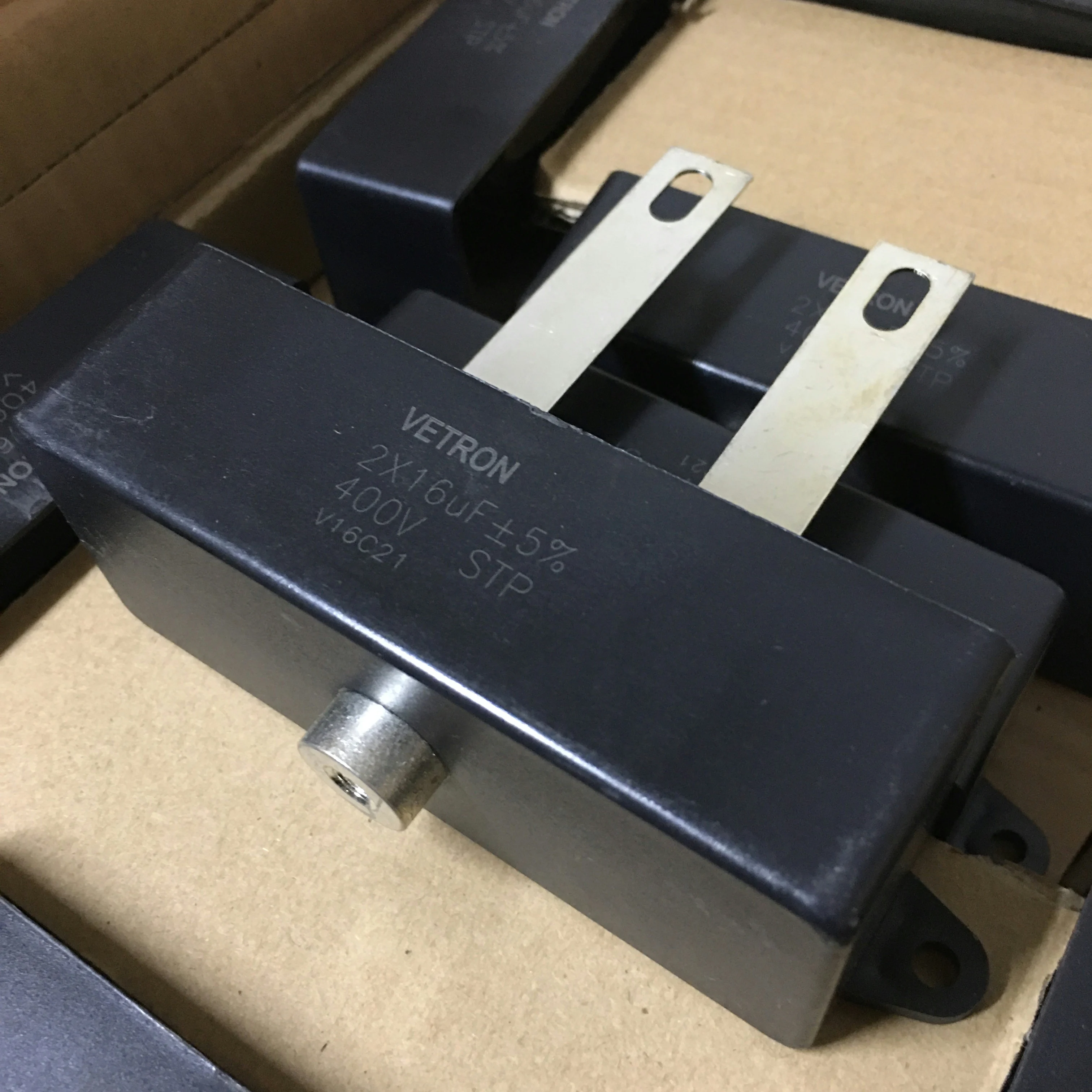 

Brand-new STP 2X16UF 400V high-current high-frequency IGBT welding machine capacitor