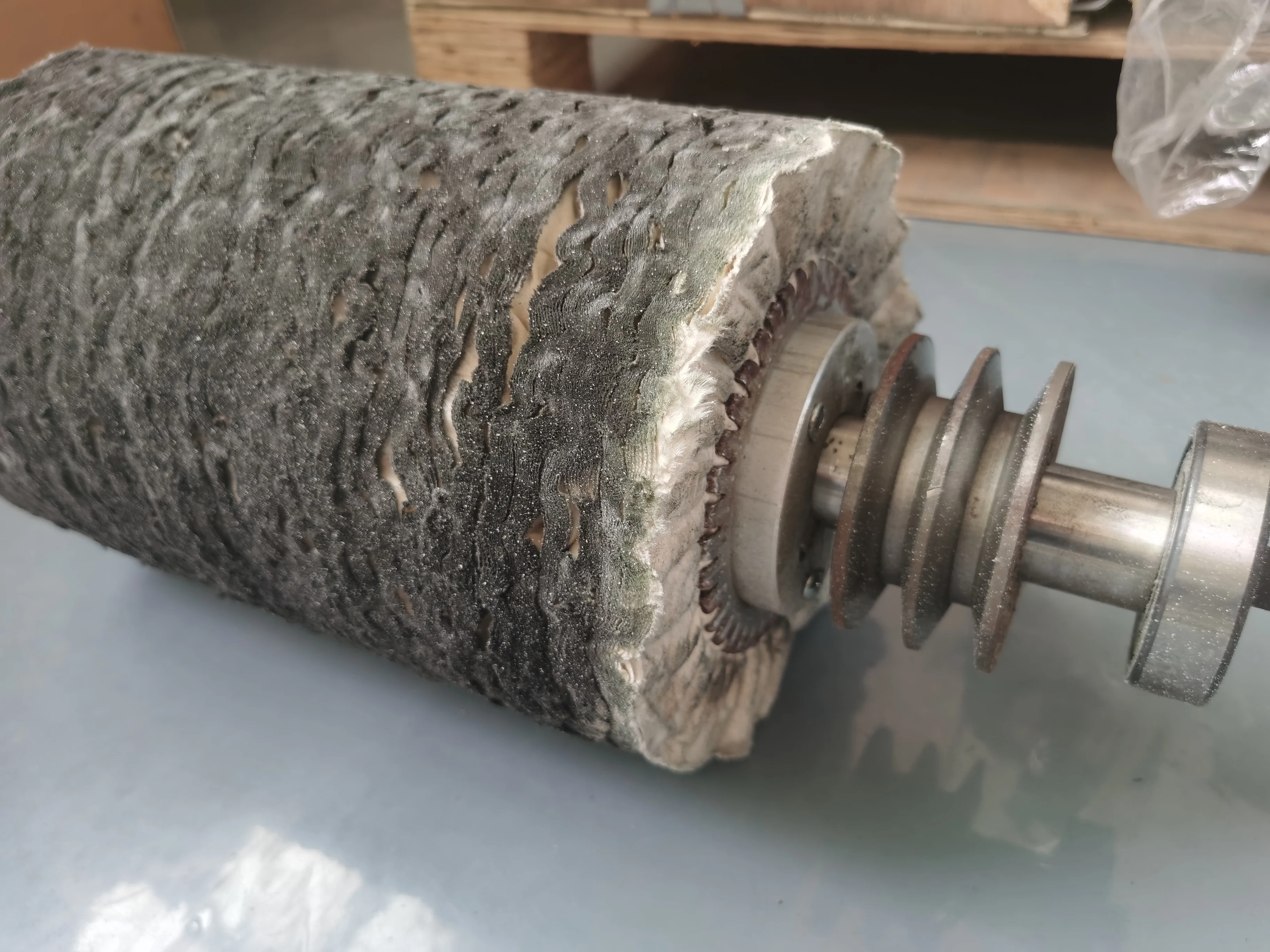 Stoffrad dient dazu, einen Metallspiegeleffekt zu erreichen