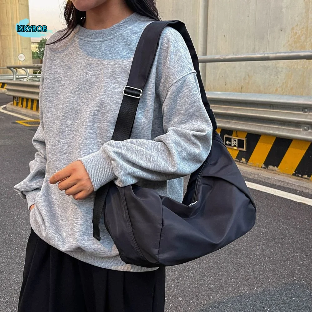 

Trend Large Capacity Dumpling Bag Solid Color Nylon Crossbody Bag Lightweight Pleated Design Tote Bag Casual Use