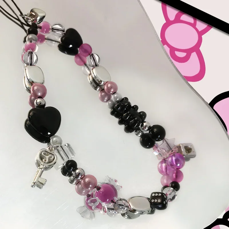 

Женский браслет ручной работы с бусинами и коротким ремешком