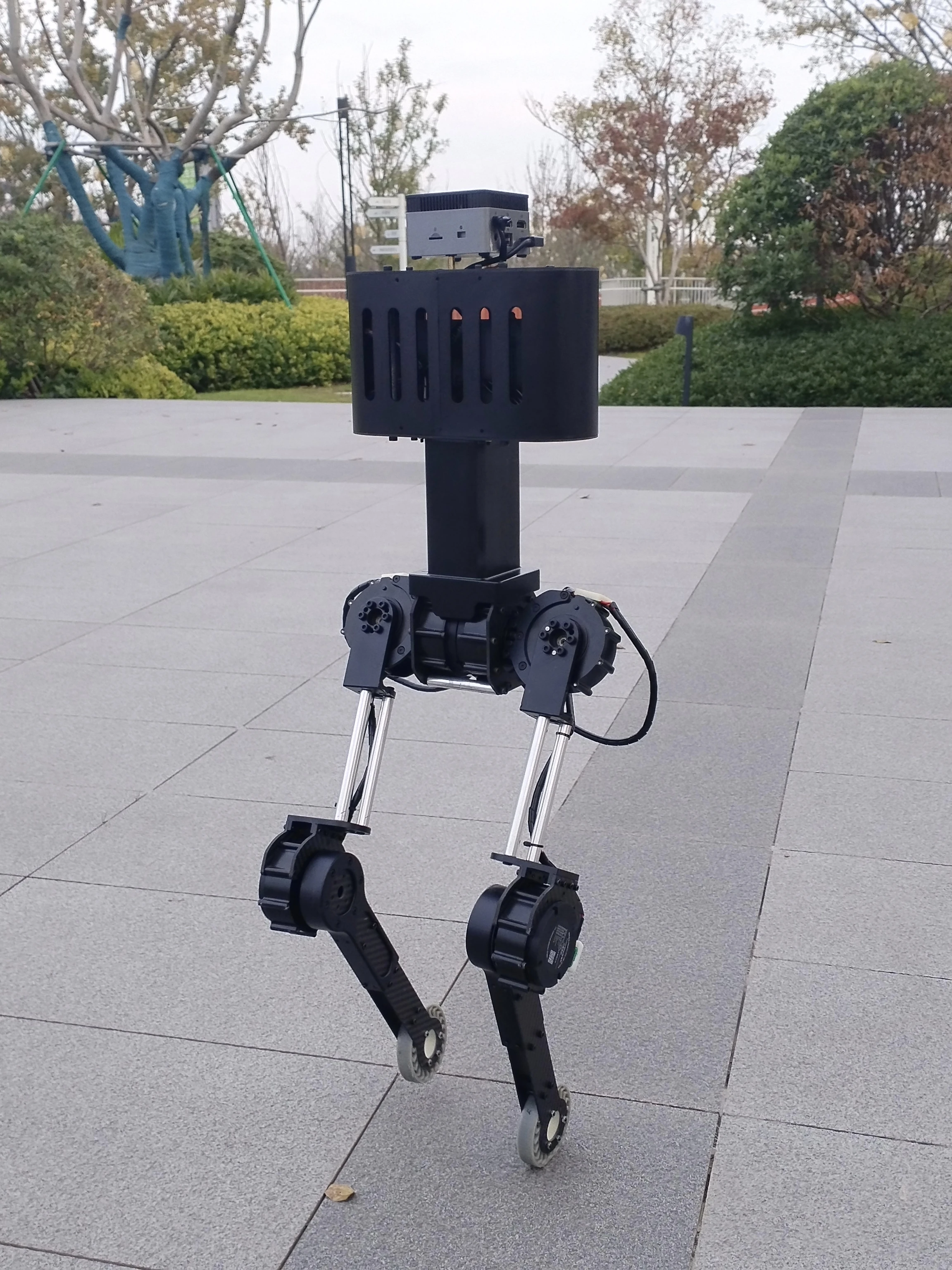 روبوت ذكي AI، ذراع آلي، كلب آلي، جسم ثنائي بيونيك، برمجة بيثون ذكية، روبوت إنساني