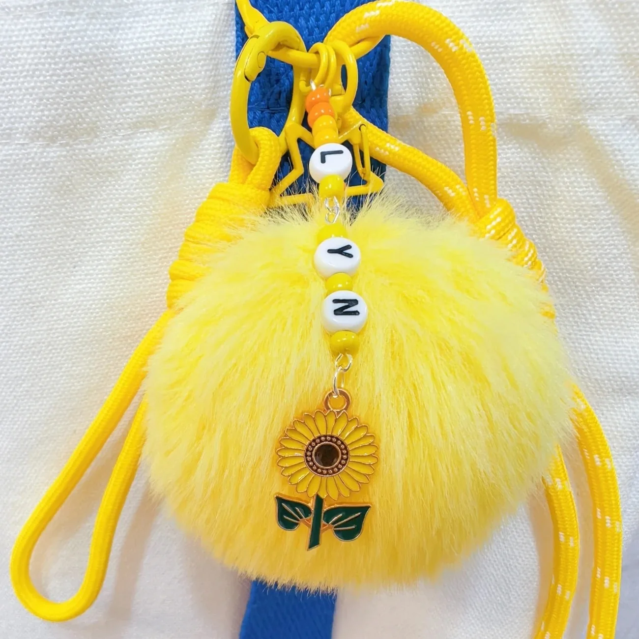 Желтый подвесной брелок для ключей Liu Yuning, милый рюкзак, подвеска для косплея, универсальный подвесной аксессуар, плюшевый предмет поддержки