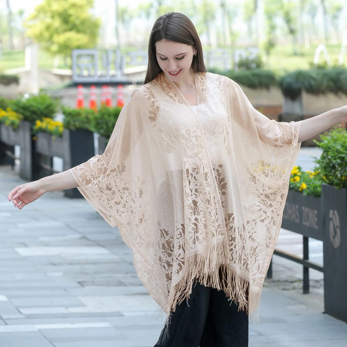 

Douyin тот же стиль, полая шаль с бахромой, весенне-летний модный ретро-чонсам, накидка для женщин с юбкой, кружевной кардиган