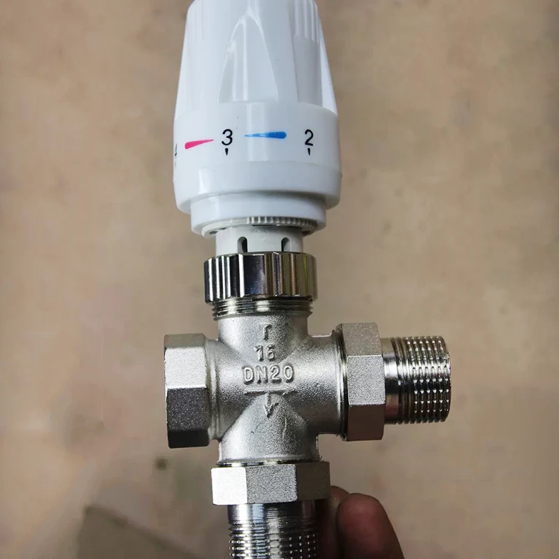 Copper Three-Way Constant Temperature Valve Low Resistance Automatic Temperature Control Valve