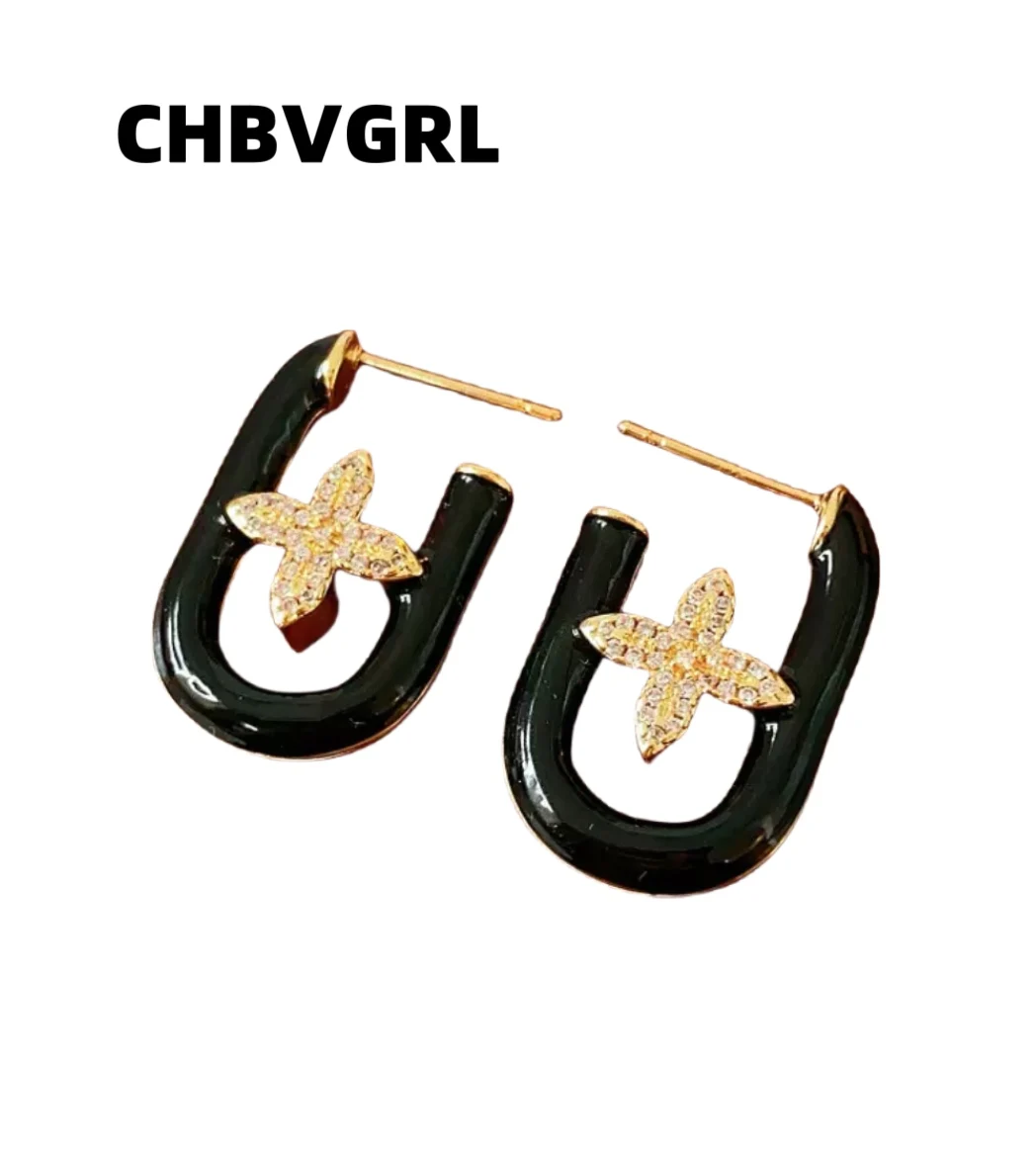 

Retro earrings, silver needles, drop oil, U-shaped stud earrings, luxurious and high-end ear accessories for women.