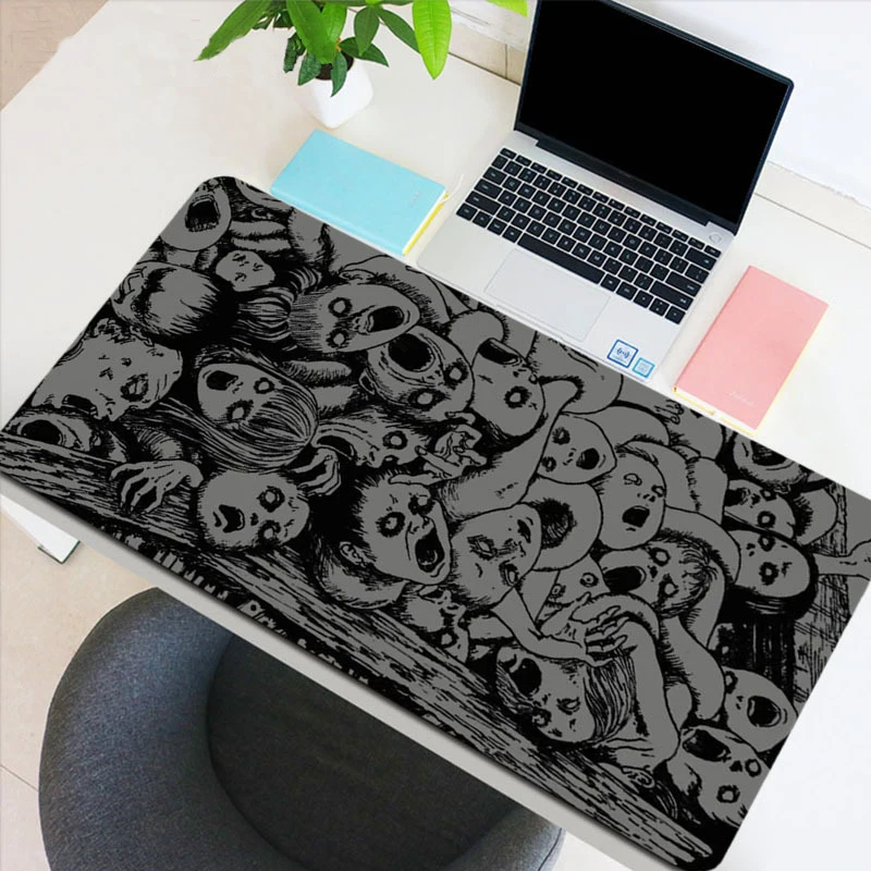 Horror Comics Dark Game Desk Pad Mouse Pad Computer Mouse Anti-Slip Computer Pad Seam  Floor Mat XXL Customizable